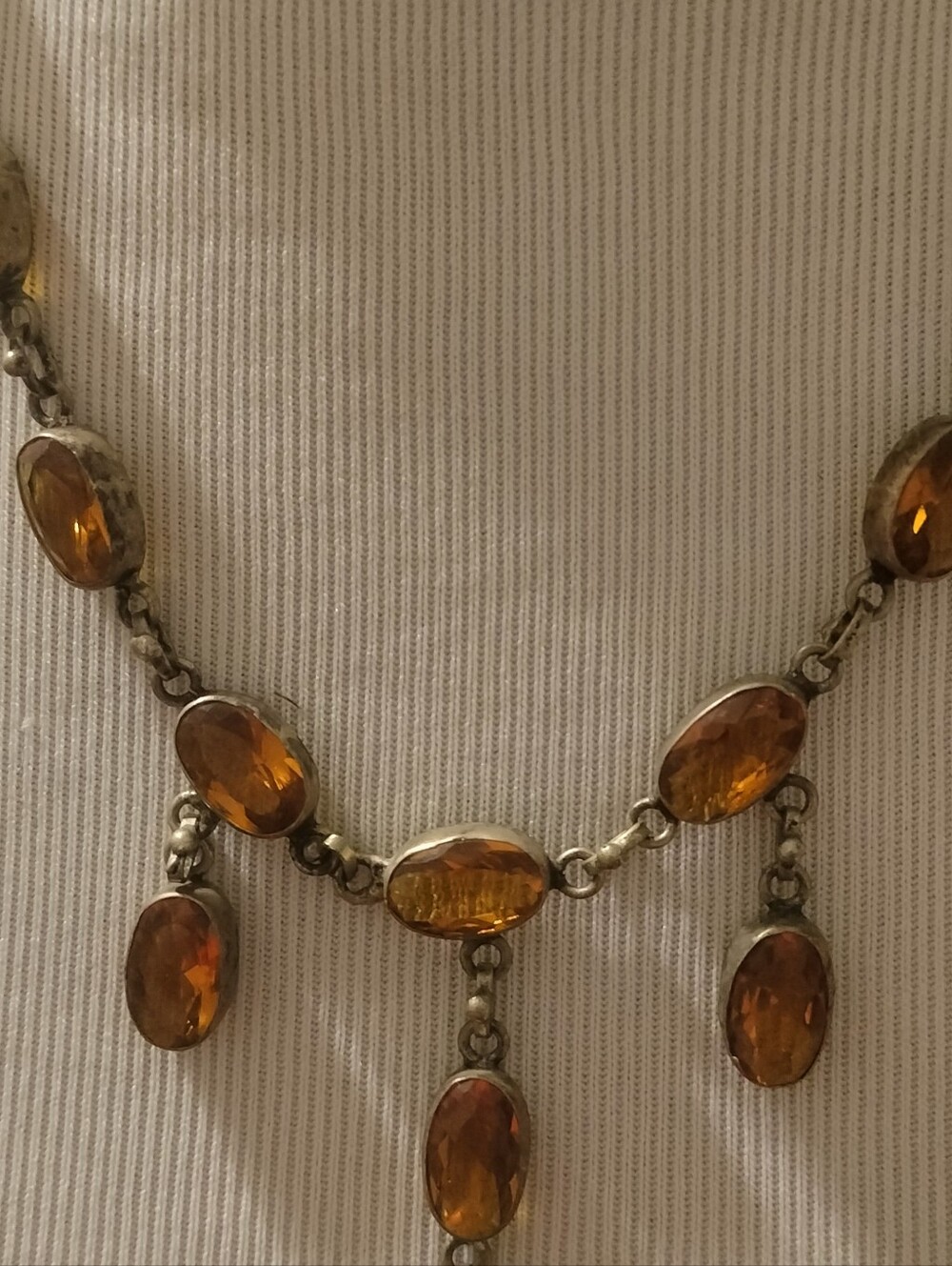 Amber Oval Drop Necklace - VTG - Classic - Silver Sets Mounted